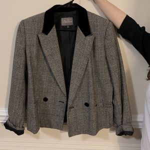 Vintage houndstooth blazer with velvet detail